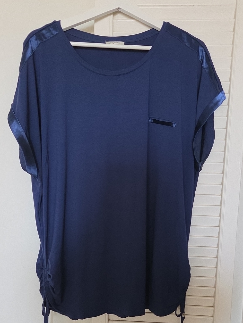 Satin-Trim Navy Blue Short Sleeve Tunic Top Size 1X Fits US 14-16